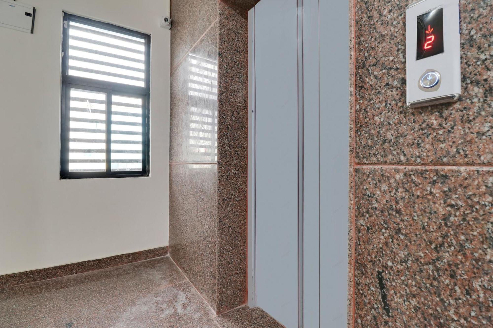 Hotel O Leva Homes Near Baiyappanahalli Metro Station Bangalore Exteriör bild